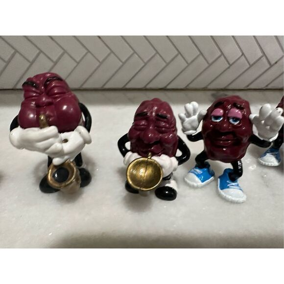 Vintage California Raisin Figures 80s 90s Sax Boombox Guitar Sunglasses 2" to 3" - Picture 10 of 12